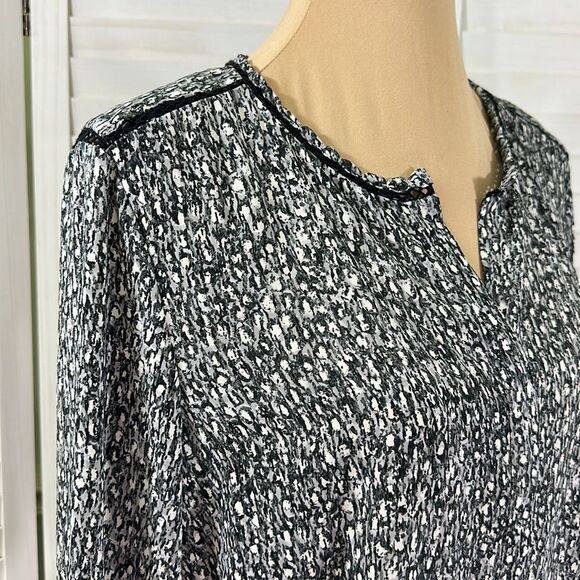 Talbots Top Large Lightweight Flowy Henley Gray & Black - Picture 7 of 12